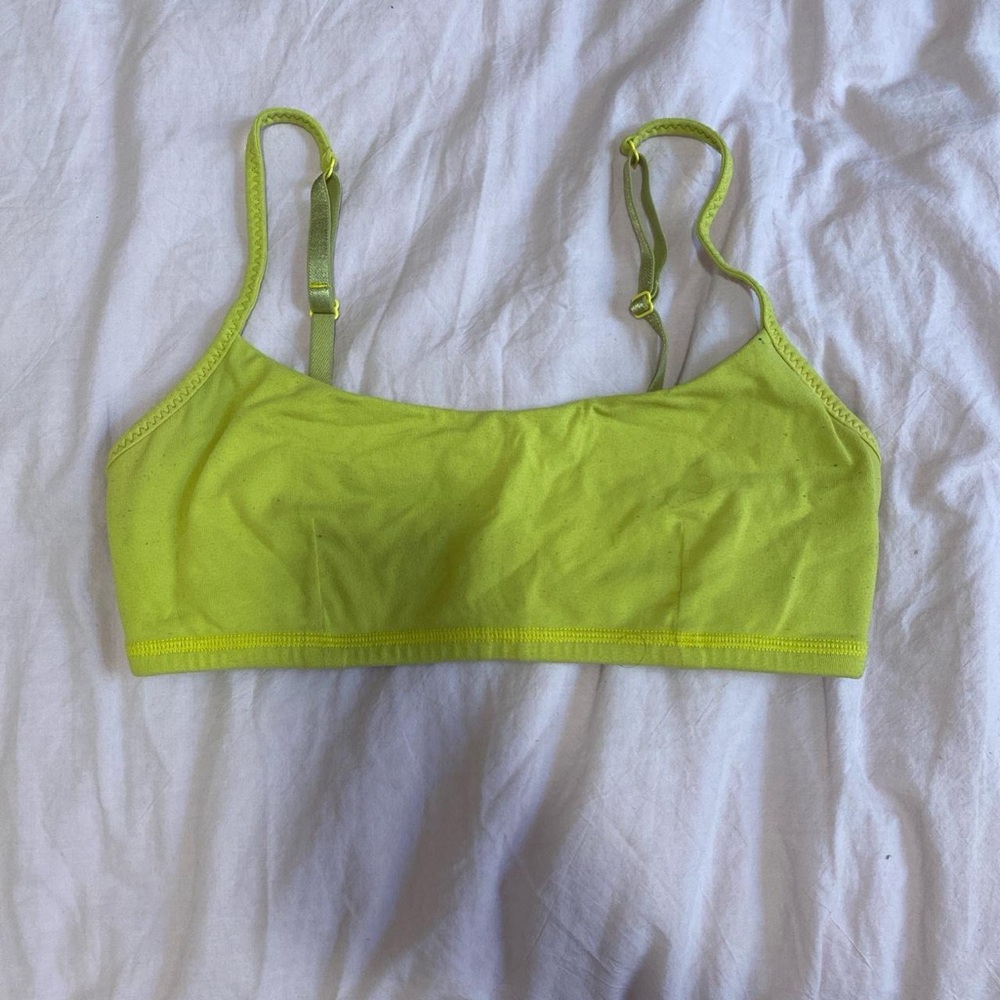 lululemon sports bra